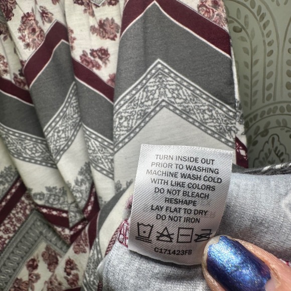 Vanity Women's Burgundy Lace Chevron Floral Print Sleeveless Tank Top XL boho - Picture 7 of 10